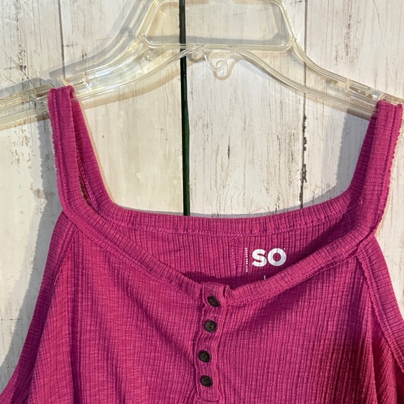 SO Magenta Ribbed Button-Front Ruffle-Hem Tank - Picture 4 of 4